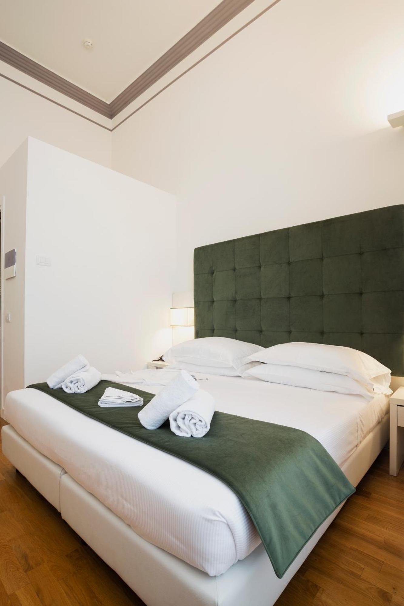 History Suite Essence Rome Exterior photo