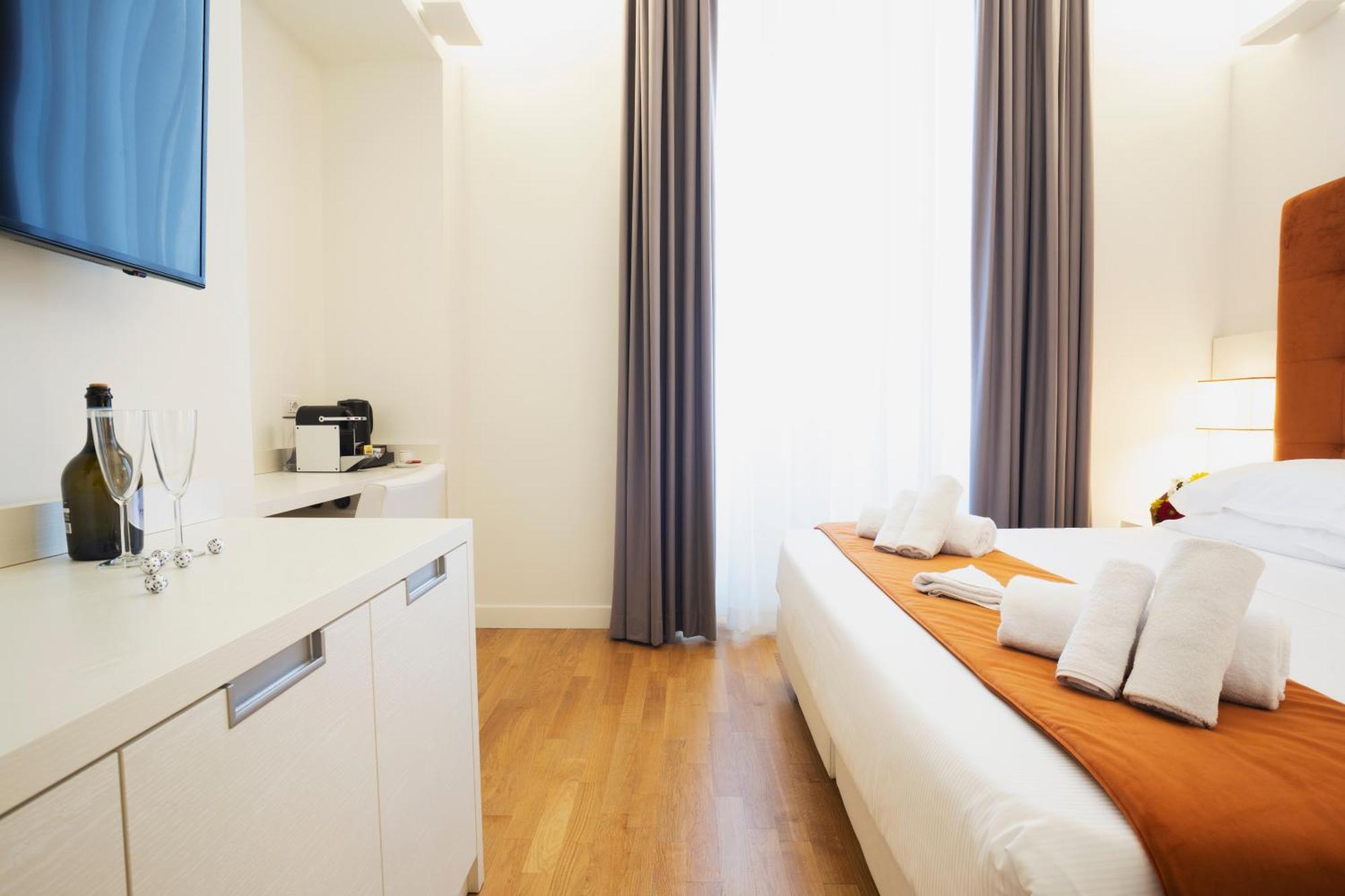 History Suite Essence Rome Exterior photo